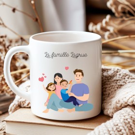 Mug en céramique de 350 ml avec une illustration de famille avec le nom de famille personnalisable