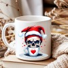 Ce mug en céramique blanche arbore un design créatif de crane avec un bonnet