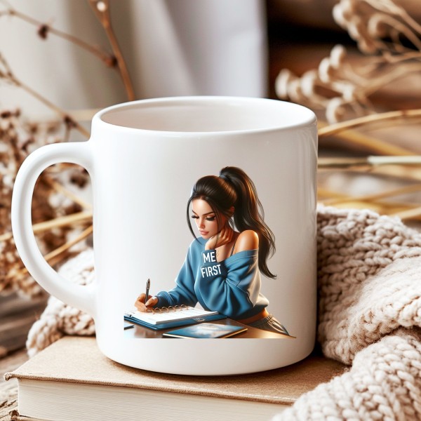 Mug blanc avec impression artistique “Me First”